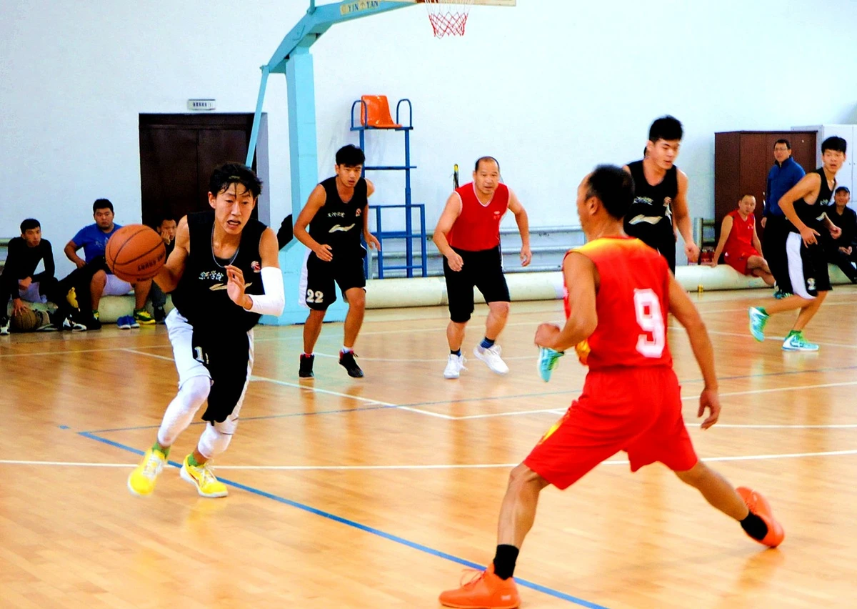 业余爱好者如何系统地学习篮球技能_1